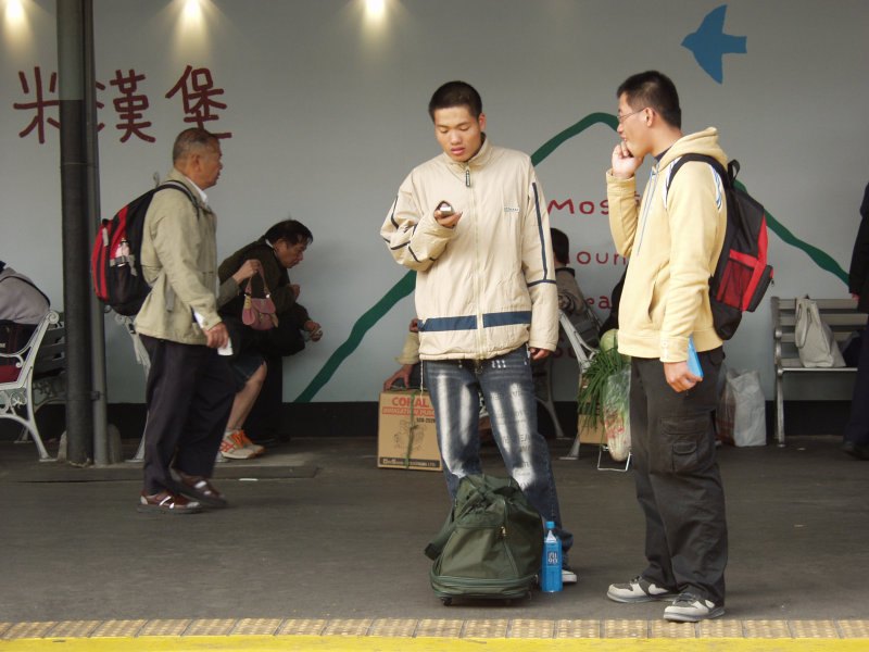 台灣鐵路旅遊攝影台中火車站月台景物篇摩斯漢堡攝影照片114