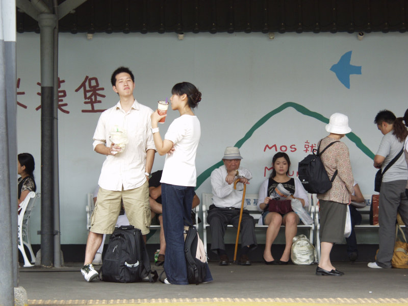 台灣鐵路旅遊攝影台中火車站月台景物篇摩斯漢堡攝影照片131