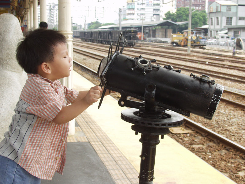 台灣鐵路旅遊攝影台中火車站月台景物篇望遠鏡攝影照片6
