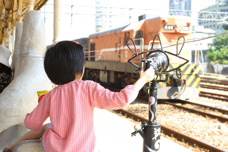 台灣鐵路旅遊攝影台中火車站月台景物篇望遠鏡攝影照片12
