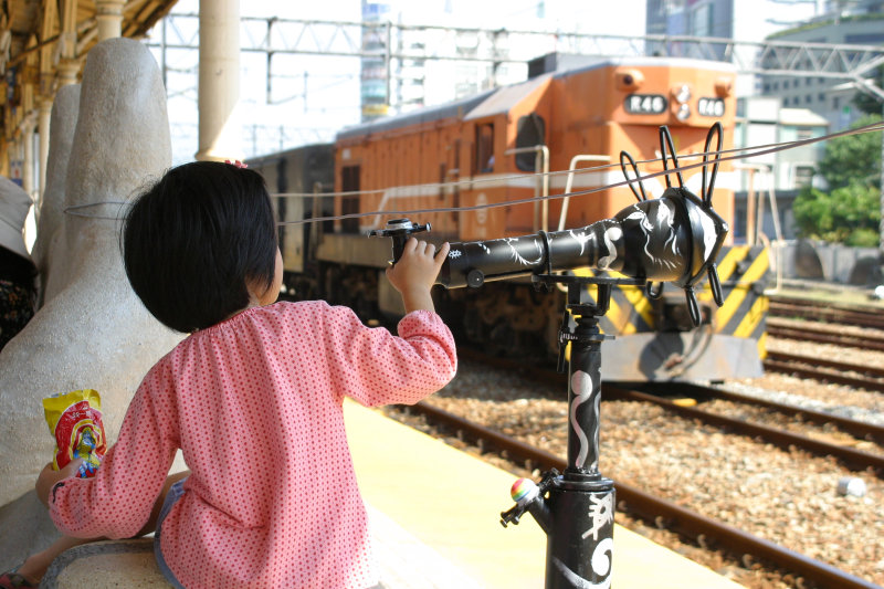 台灣鐵路旅遊攝影台中火車站月台景物篇望遠鏡攝影照片13