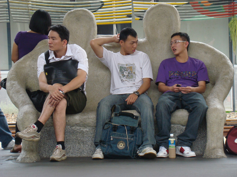 台灣鐵路旅遊攝影台中火車站月台景物篇公共藝術-大同國小美術班-偶然與巧合-III區攝影照片17