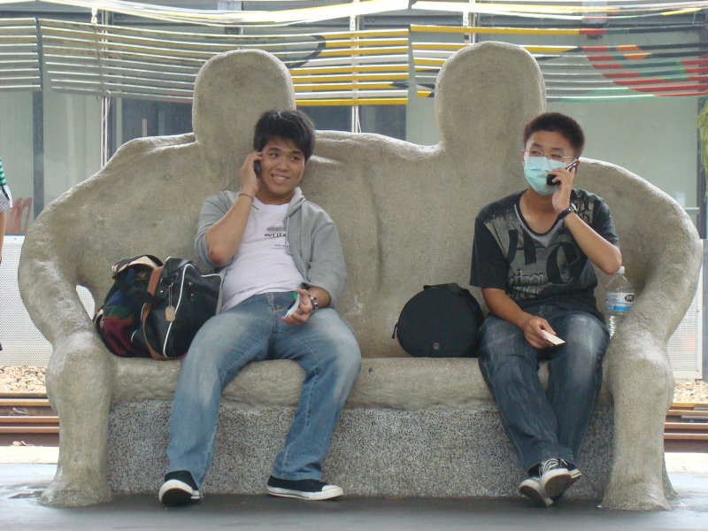 台灣鐵路旅遊攝影台中火車站月台景物篇公共藝術-大同國小美術班-偶然與巧合-III區攝影照片32
