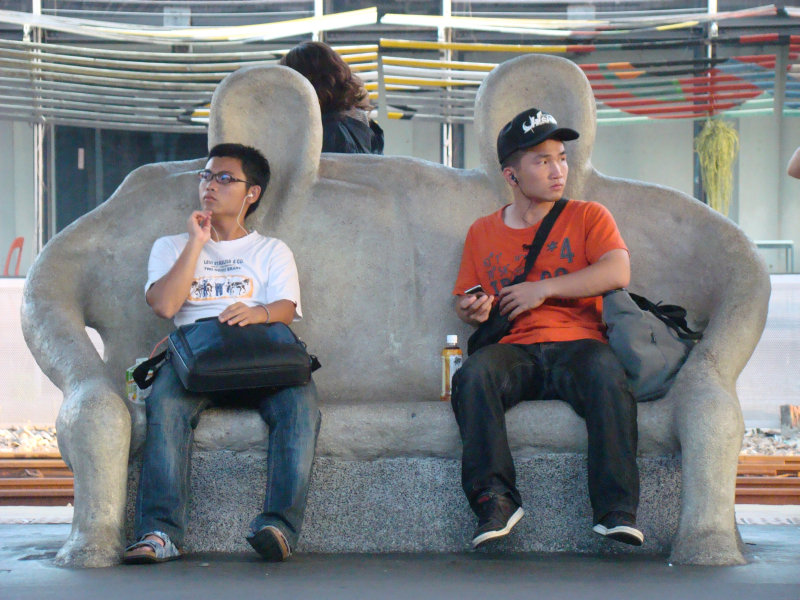 台灣鐵路旅遊攝影台中火車站月台景物篇公共藝術-大同國小美術班-偶然與巧合-III區攝影照片63