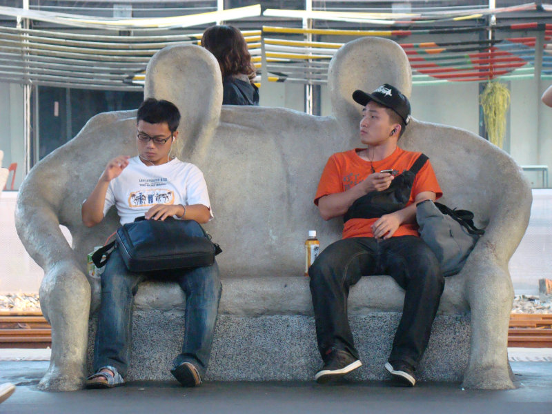 台灣鐵路旅遊攝影台中火車站月台景物篇公共藝術-大同國小美術班-偶然與巧合-III區攝影照片64