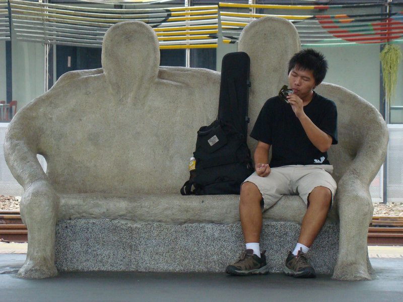 台灣鐵路旅遊攝影台中火車站月台景物篇公共藝術-大同國小美術班-偶然與巧合-III區攝影照片67