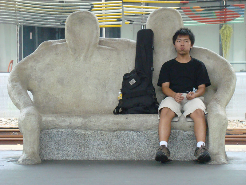 台灣鐵路旅遊攝影台中火車站月台景物篇公共藝術-大同國小美術班-偶然與巧合-III區攝影照片73