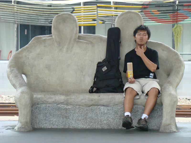 台灣鐵路旅遊攝影台中火車站月台景物篇公共藝術-大同國小美術班-偶然與巧合-III區攝影照片76