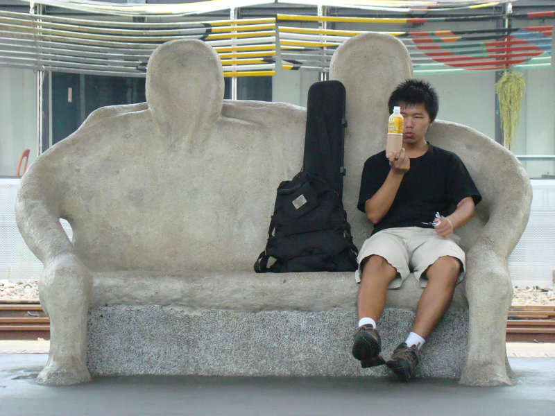 台灣鐵路旅遊攝影台中火車站月台景物篇公共藝術-大同國小美術班-偶然與巧合-III區攝影照片78