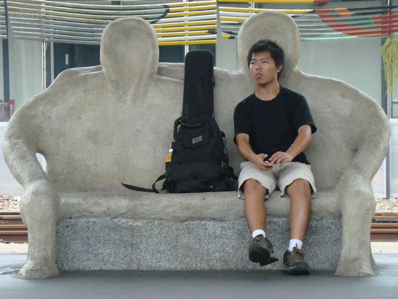 台灣鐵路旅遊攝影台中火車站月台景物篇公共藝術-大同國小美術班-偶然與巧合-III區攝影照片86