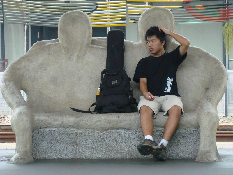 台灣鐵路旅遊攝影台中火車站月台景物篇公共藝術-大同國小美術班-偶然與巧合-III區攝影照片87