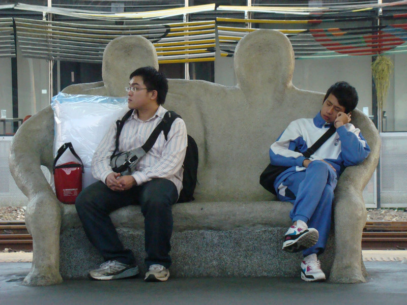 台灣鐵路旅遊攝影台中火車站月台景物篇公共藝術-大同國小美術班-偶然與巧合-III區攝影照片127