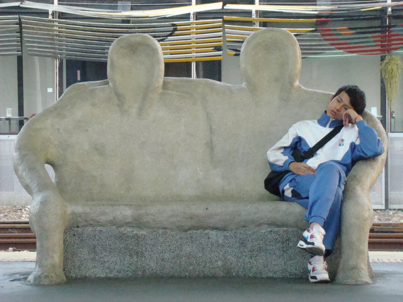台灣鐵路旅遊攝影台中火車站月台景物篇公共藝術-大同國小美術班-偶然與巧合-III區攝影照片138