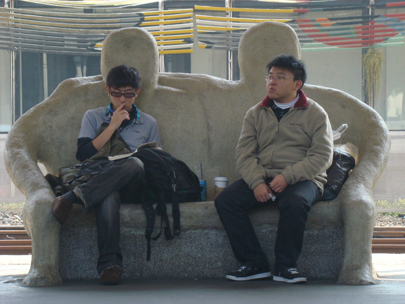 台灣鐵路旅遊攝影台中火車站月台景物篇公共藝術-大同國小美術班-偶然與巧合-III區攝影照片154