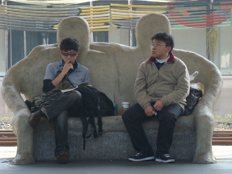 台灣鐵路旅遊攝影台中火車站月台景物篇公共藝術-大同國小美術班-偶然與巧合-III區攝影照片155