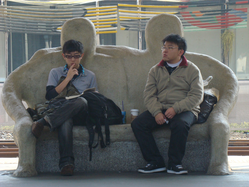 台灣鐵路旅遊攝影台中火車站月台景物篇公共藝術-大同國小美術班-偶然與巧合-III區攝影照片157