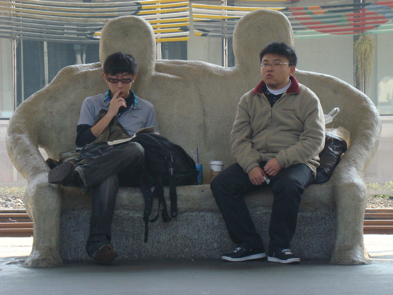 台灣鐵路旅遊攝影台中火車站月台景物篇公共藝術-大同國小美術班-偶然與巧合-III區攝影照片158