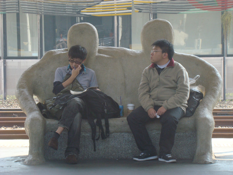 台灣鐵路旅遊攝影台中火車站月台景物篇公共藝術-大同國小美術班-偶然與巧合-III區攝影照片161