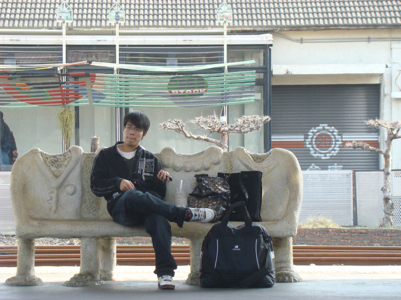 台灣鐵路旅遊攝影台中火車站月台景物篇公共藝術-大同國小美術班-偶然與巧合-III區攝影照片165