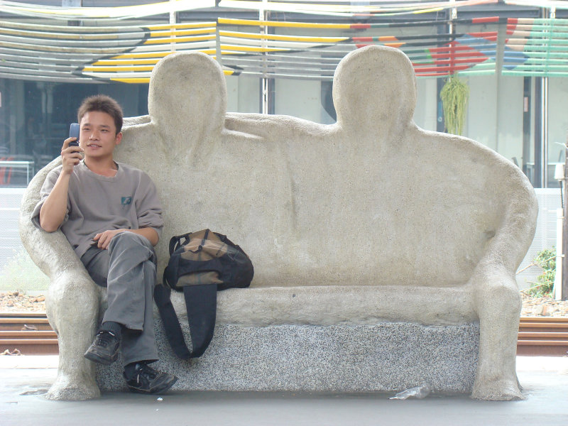 台灣鐵路旅遊攝影台中火車站月台景物篇公共藝術-大同國小美術班-偶然與巧合-III區攝影照片192