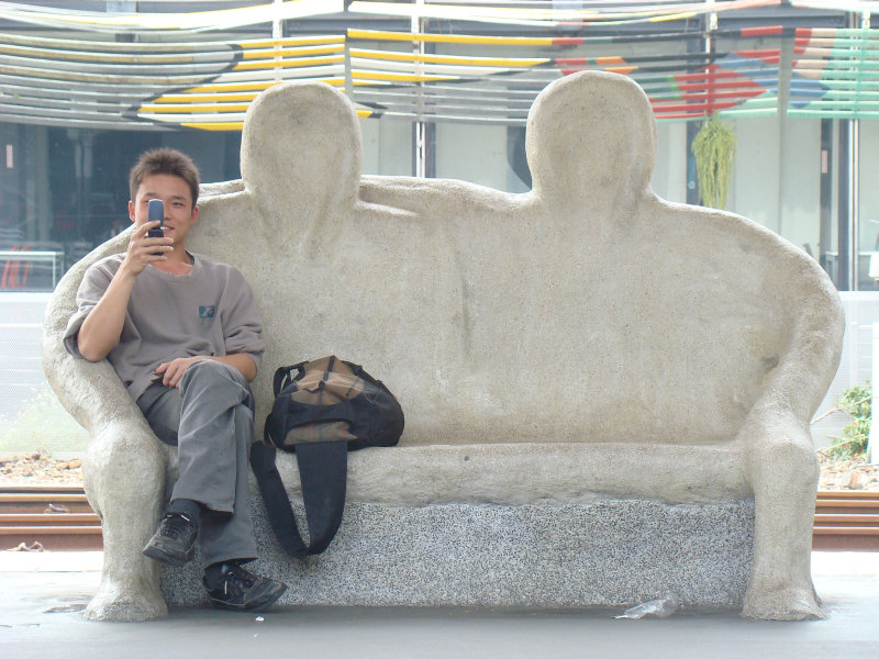 台灣鐵路旅遊攝影台中火車站月台景物篇公共藝術-大同國小美術班-偶然與巧合-III區攝影照片193