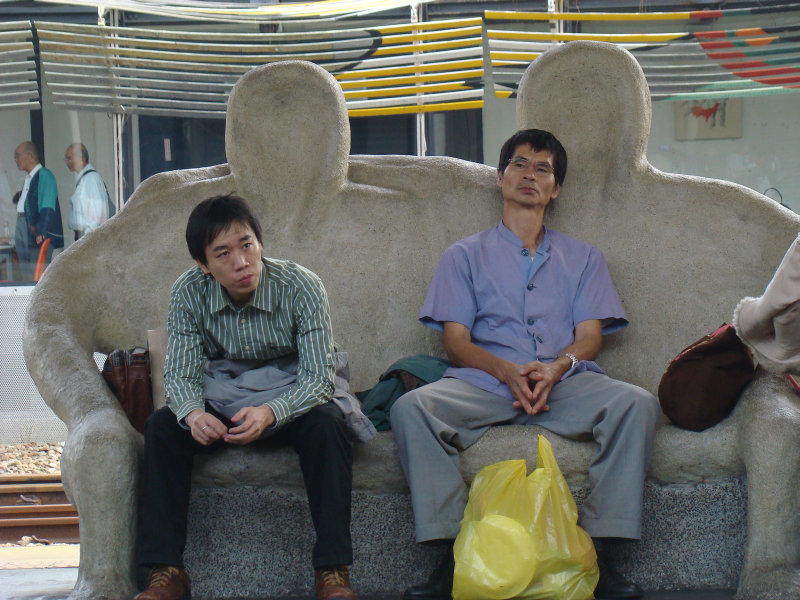 台灣鐵路旅遊攝影台中火車站月台景物篇公共藝術-大同國小美術班-偶然與巧合-II區攝影照片7
