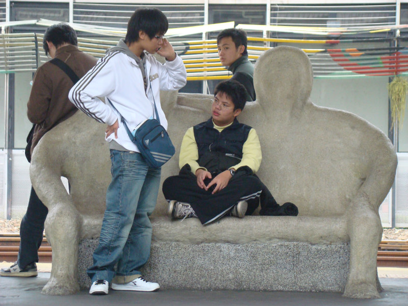 台灣鐵路旅遊攝影台中火車站月台景物篇公共藝術-大同國小美術班-偶然與巧合-II區攝影照片25