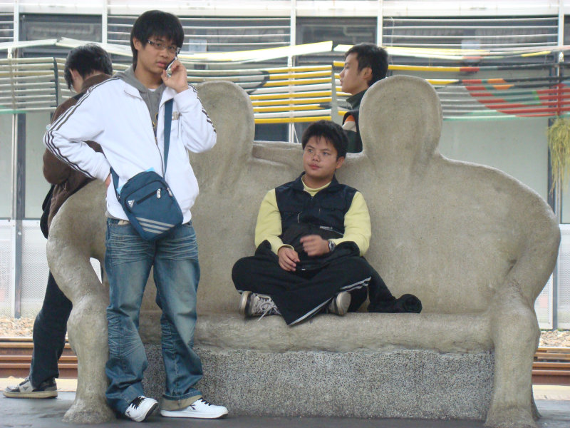 台灣鐵路旅遊攝影台中火車站月台景物篇公共藝術-大同國小美術班-偶然與巧合-II區攝影照片26