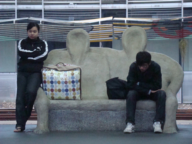 台灣鐵路旅遊攝影台中火車站月台景物篇公共藝術-大同國小美術班-偶然與巧合-II區攝影照片45