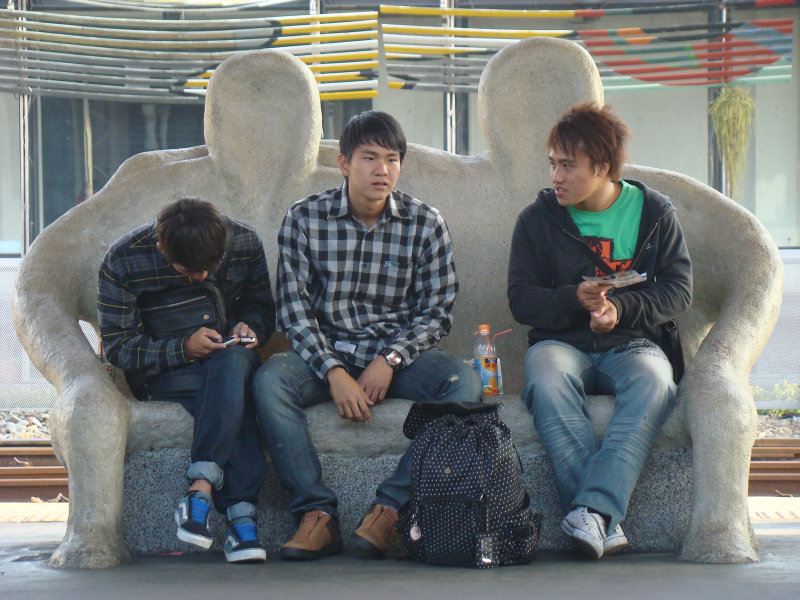 台灣鐵路旅遊攝影台中火車站月台景物篇公共藝術-大同國小美術班-偶然與巧合-II區攝影照片56