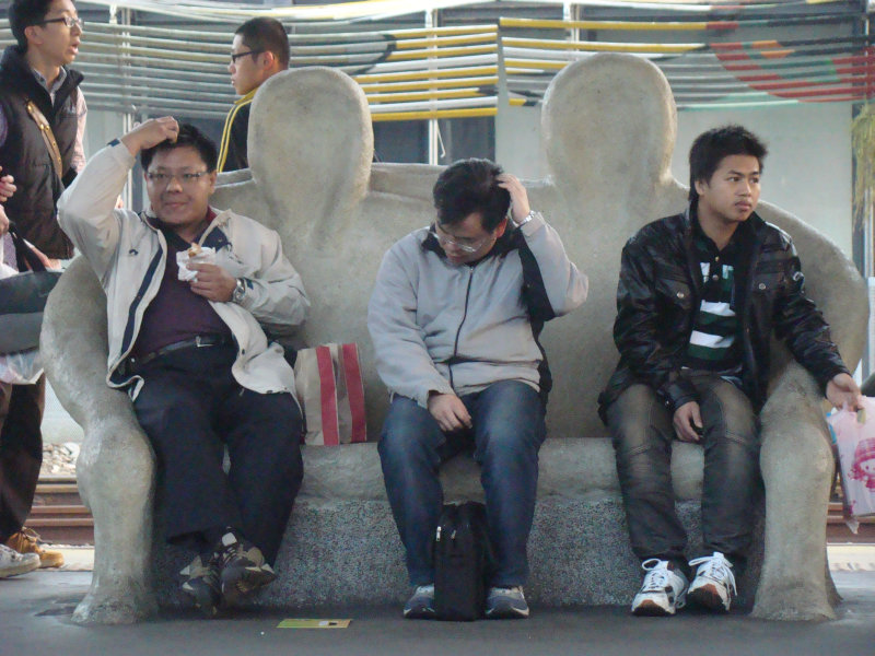 台灣鐵路旅遊攝影台中火車站月台景物篇公共藝術-大同國小美術班-偶然與巧合-II區攝影照片100