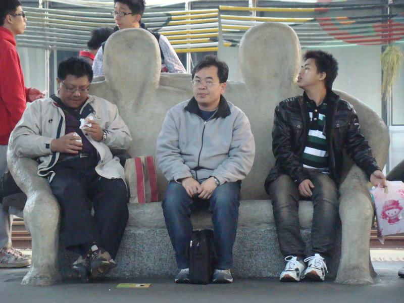 台灣鐵路旅遊攝影台中火車站月台景物篇公共藝術-大同國小美術班-偶然與巧合-II區攝影照片102