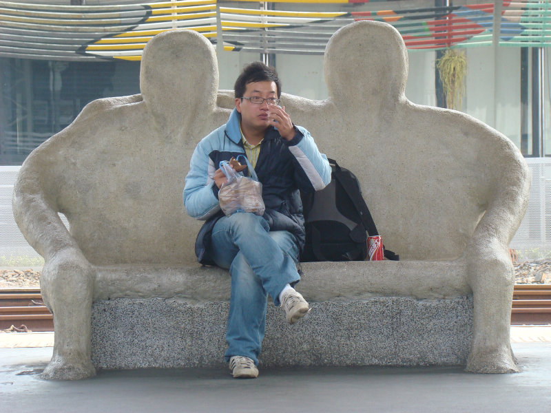 台灣鐵路旅遊攝影台中火車站月台景物篇公共藝術-大同國小美術班-偶然與巧合-II區攝影照片105