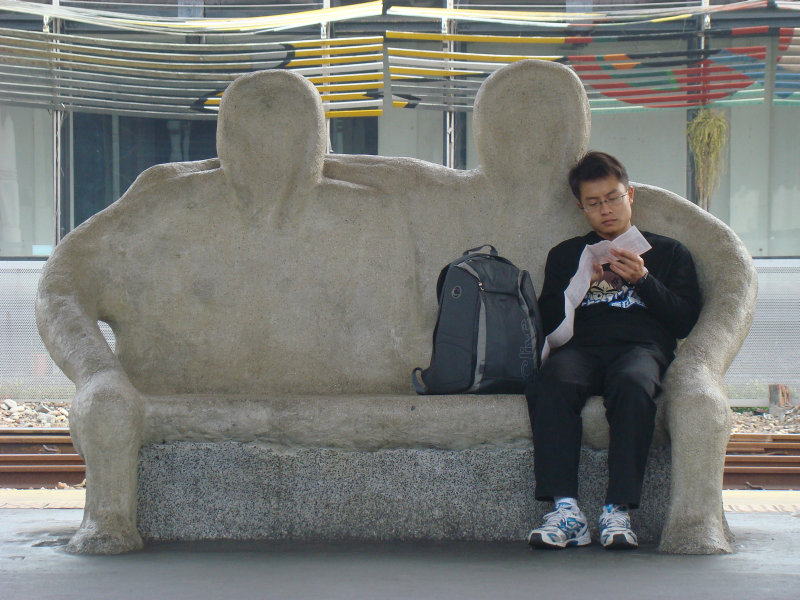 台灣鐵路旅遊攝影台中火車站月台景物篇公共藝術-大同國小美術班-偶然與巧合-II區攝影照片111