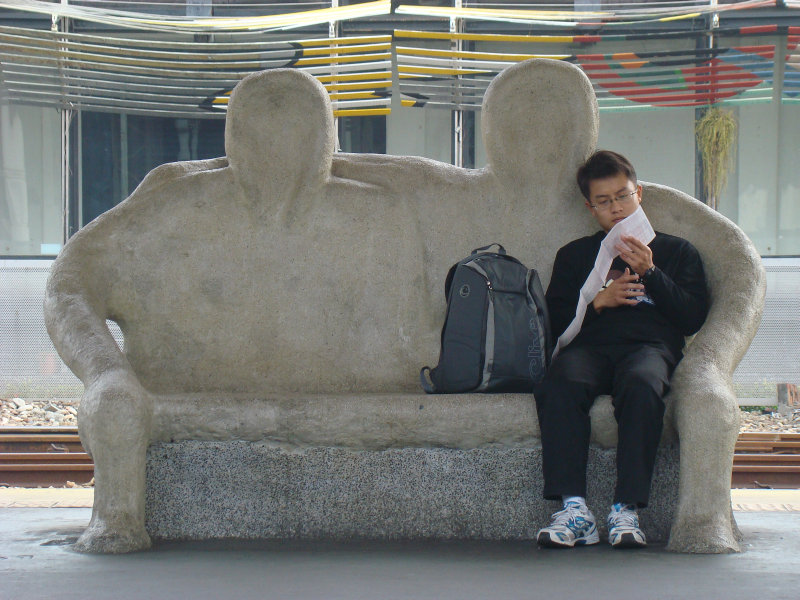 台灣鐵路旅遊攝影台中火車站月台景物篇公共藝術-大同國小美術班-偶然與巧合-II區攝影照片112