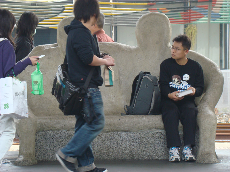 台灣鐵路旅遊攝影台中火車站月台景物篇公共藝術-大同國小美術班-偶然與巧合-II區攝影照片117