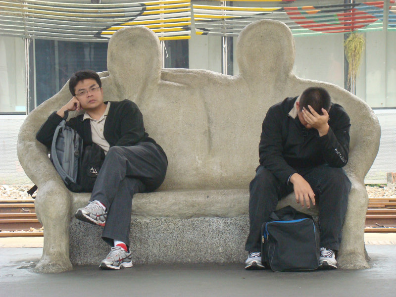 台灣鐵路旅遊攝影台中火車站月台景物篇公共藝術-大同國小美術班-偶然與巧合-II區攝影照片141