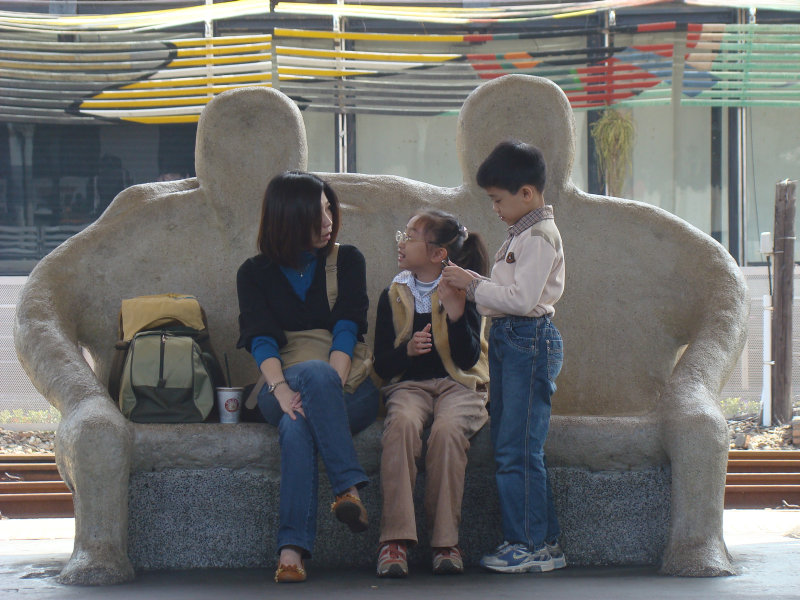 台灣鐵路旅遊攝影台中火車站月台景物篇公共藝術-大同國小美術班-偶然與巧合-II區攝影照片147