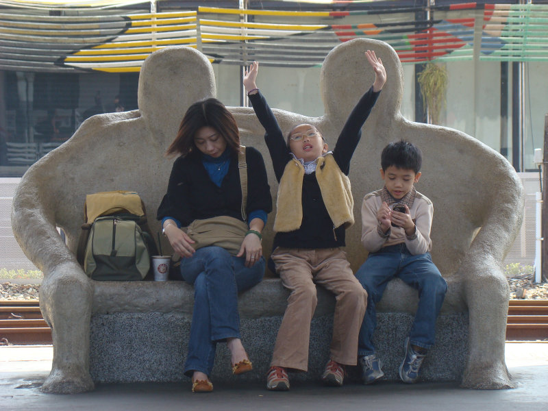 台灣鐵路旅遊攝影台中火車站月台景物篇公共藝術-大同國小美術班-偶然與巧合-II區攝影照片148