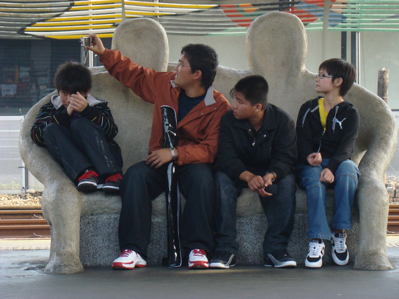 台灣鐵路旅遊攝影台中火車站月台景物篇公共藝術-大同國小美術班-偶然與巧合-II區攝影照片158