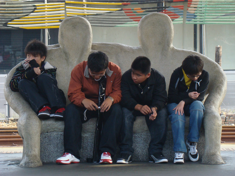 台灣鐵路旅遊攝影台中火車站月台景物篇公共藝術-大同國小美術班-偶然與巧合-II區攝影照片160