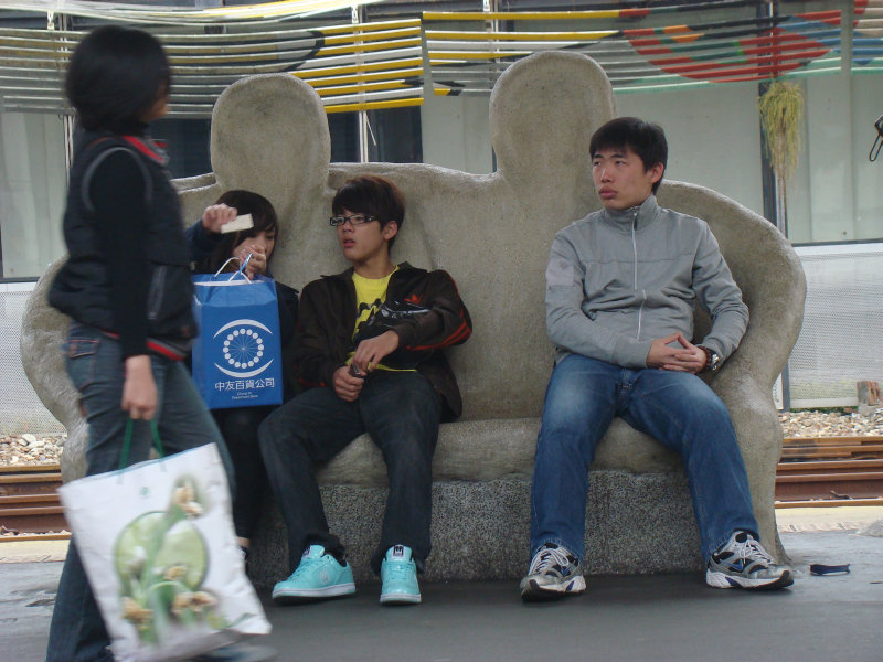 台灣鐵路旅遊攝影台中火車站月台景物篇公共藝術-大同國小美術班-偶然與巧合-II區攝影照片209