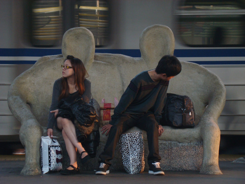 台灣鐵路旅遊攝影台中火車站月台景物篇公共藝術-大同國小美術班-偶然與巧合-II區攝影照片263