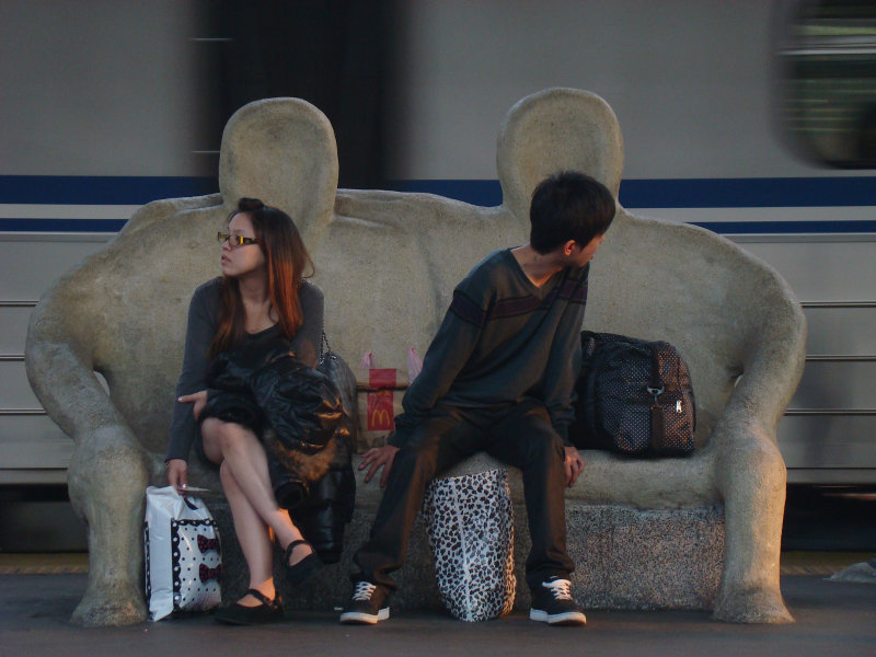 台灣鐵路旅遊攝影台中火車站月台景物篇公共藝術-大同國小美術班-偶然與巧合-II區攝影照片264