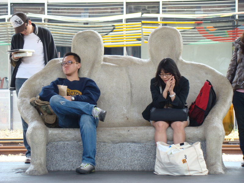 台灣鐵路旅遊攝影台中火車站月台景物篇公共藝術-大同國小美術班-偶然與巧合-II區攝影照片279