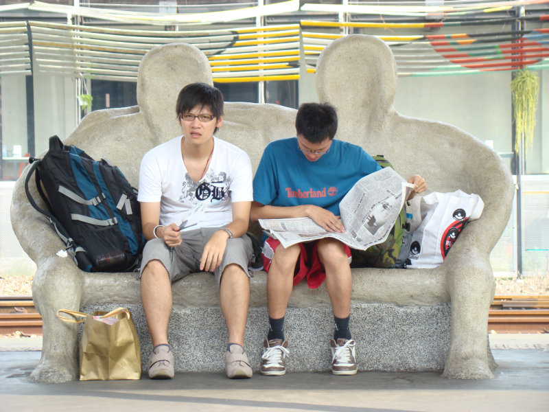 台灣鐵路旅遊攝影台中火車站月台景物篇公共藝術-大同國小美術班-偶然與巧合-II區攝影照片329