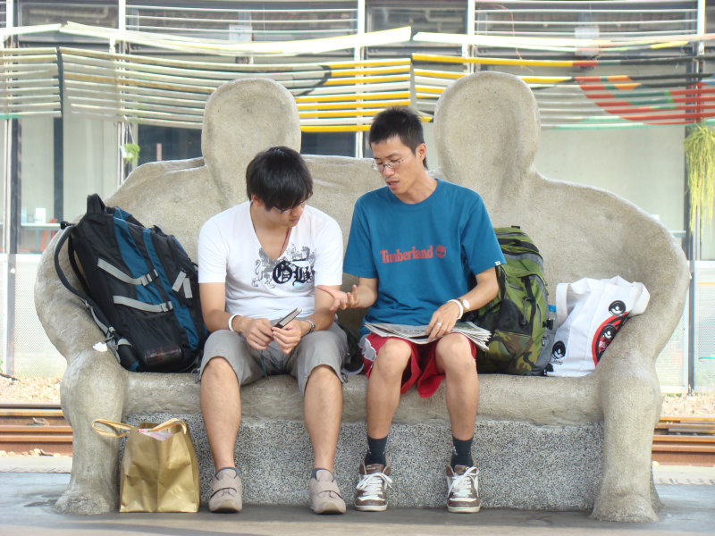 台灣鐵路旅遊攝影台中火車站月台景物篇公共藝術-大同國小美術班-偶然與巧合-II區攝影照片336