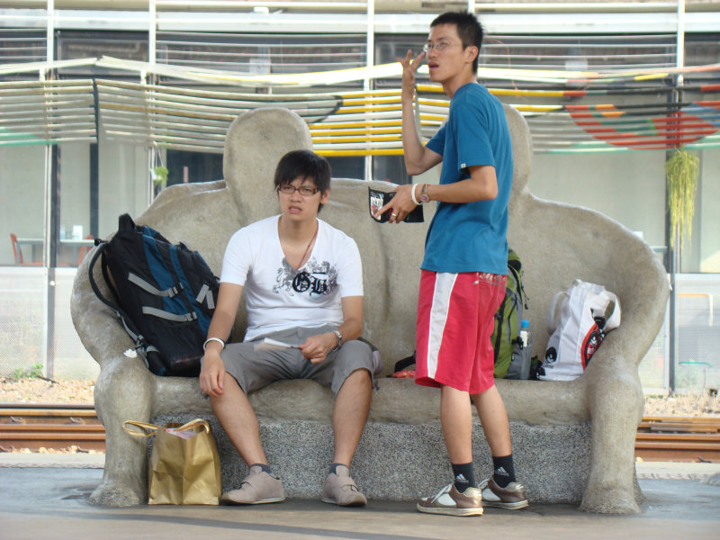 台灣鐵路旅遊攝影台中火車站月台景物篇公共藝術-大同國小美術班-偶然與巧合-II區攝影照片344