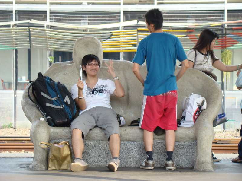 台灣鐵路旅遊攝影台中火車站月台景物篇公共藝術-大同國小美術班-偶然與巧合-II區攝影照片346