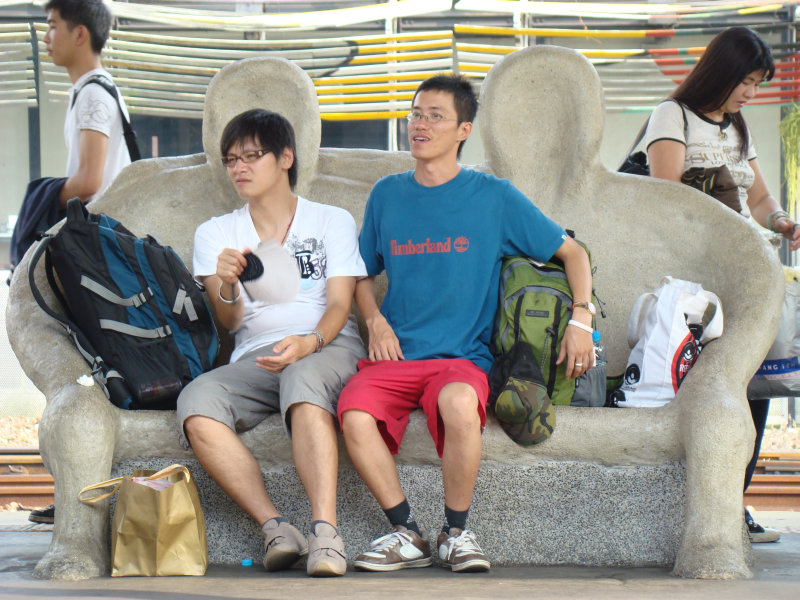 台灣鐵路旅遊攝影台中火車站月台景物篇公共藝術-大同國小美術班-偶然與巧合-II區攝影照片351